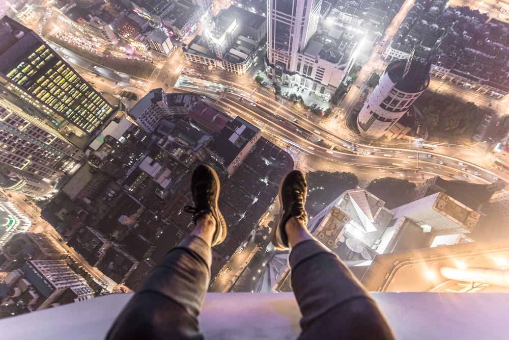 Photographie aérienne d’une ville avec des immeubles de grande hauteur