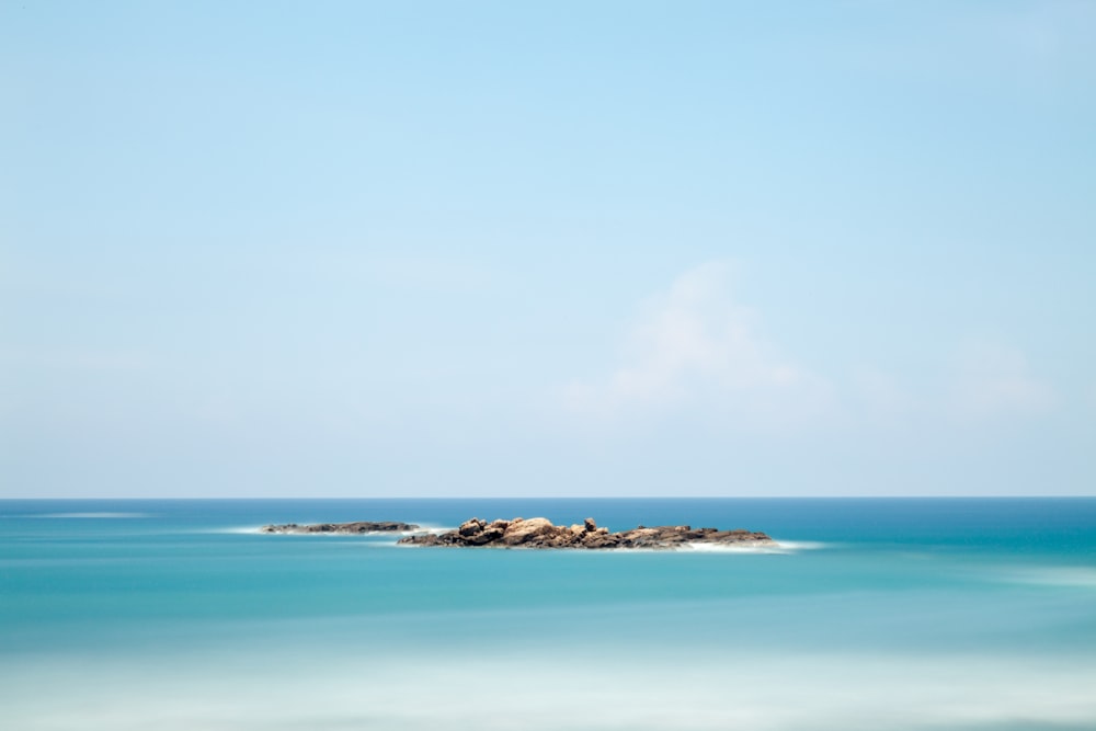 foto da paisagem da ilha