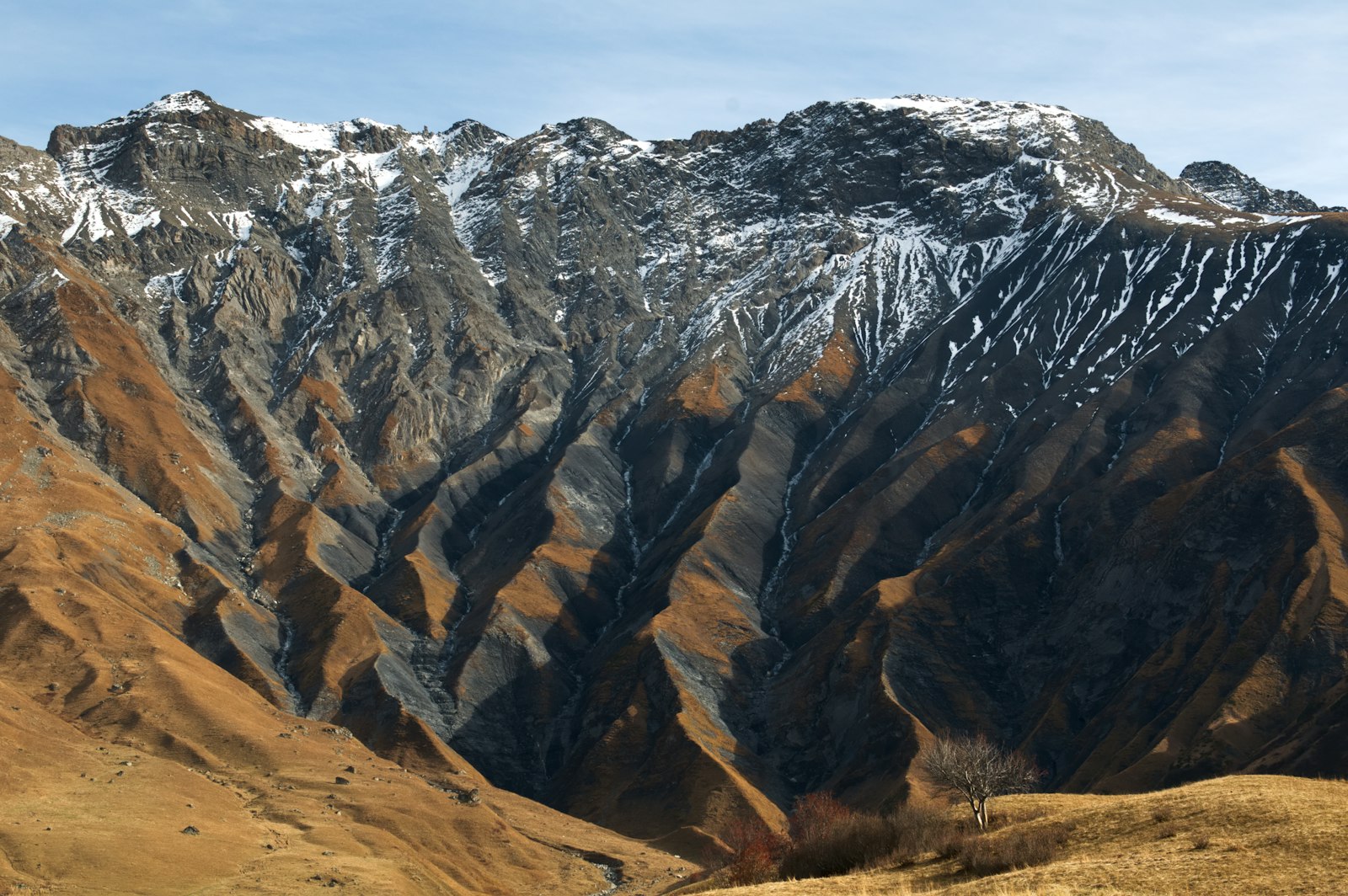 Nikon D90 + Nikon AF-S Nikkor 24-70mm F2.8G ED sample photo. Gray mountain cover by photography