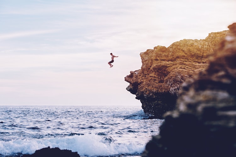 Mahana Point Cliff Jump, Best Adventure Activities in Bali