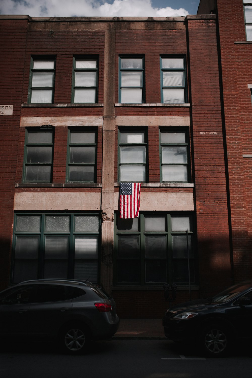 brown concrete building