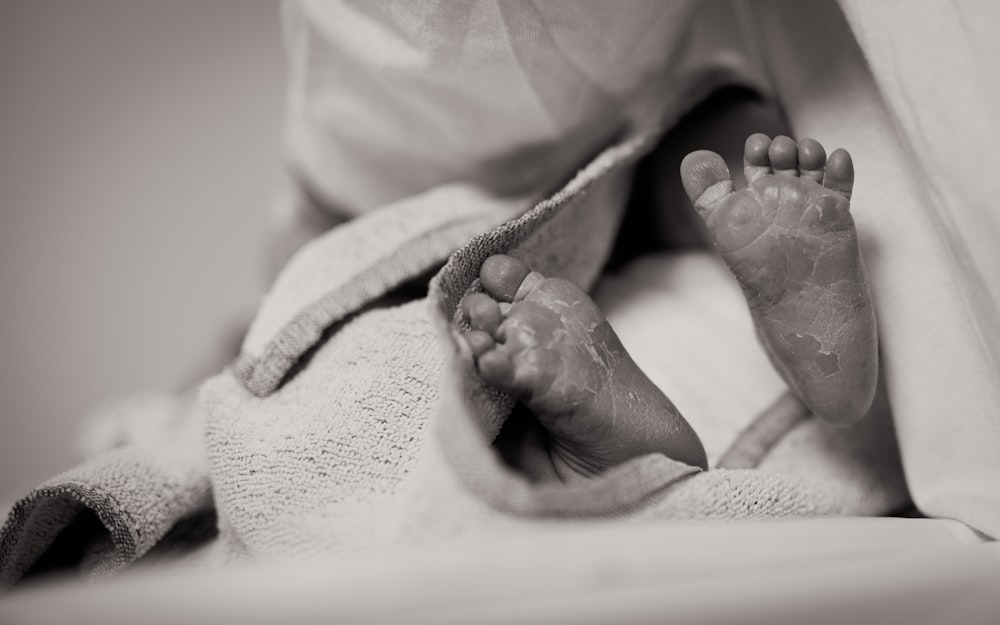 A baby's feet.