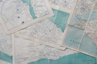 Mapas de navegação antigos, representando o ebbok como mapa para construir patrimônio e renda 