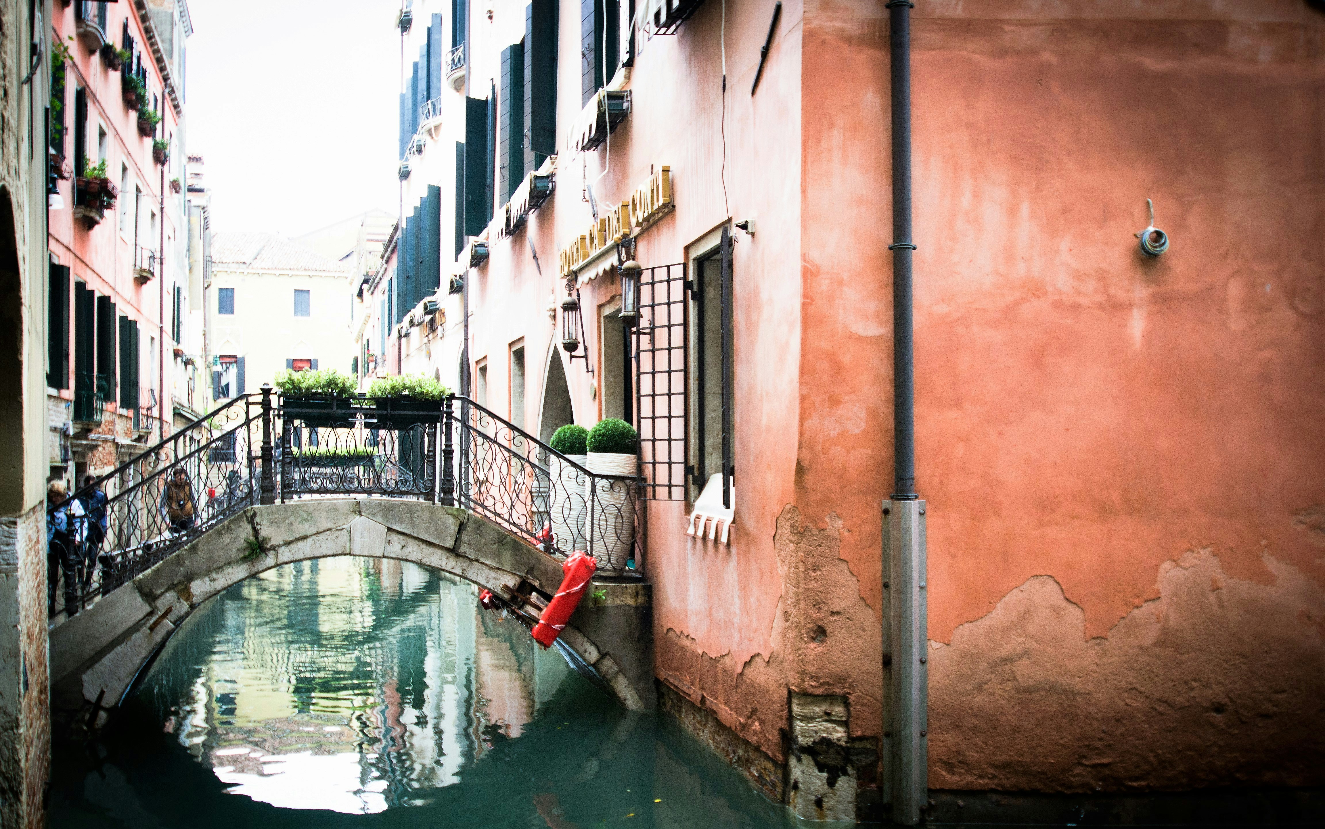 Free Unsplash photo from Pelly Benassi