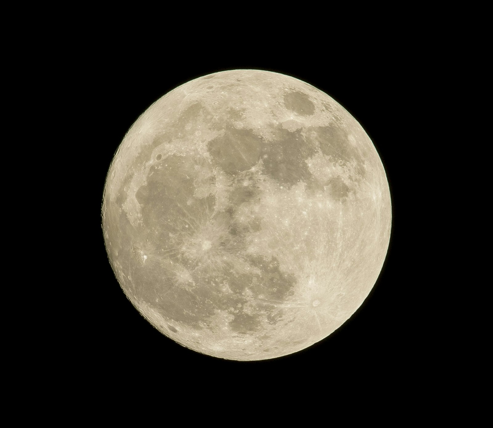 Canon EF 100-400mm F4.5-5.6L IS II USM sample photo. Moon photography