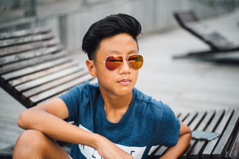 Estilo playero gafas y camiseta