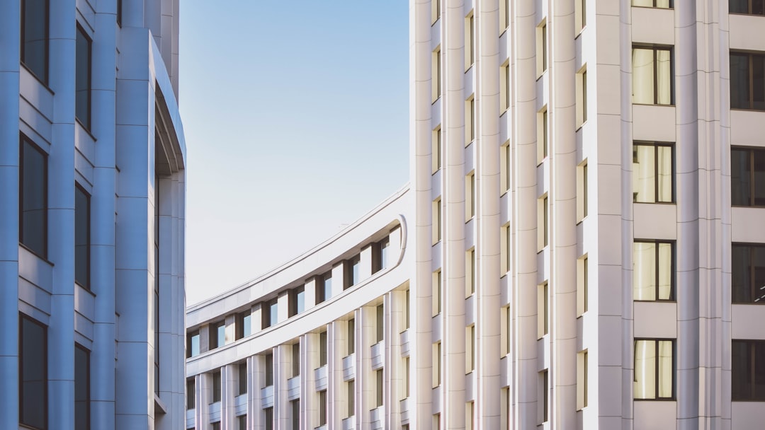 curved white concrete building