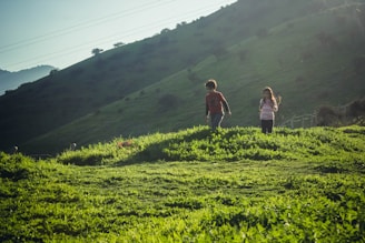 Niños jugando en el campo, teuchitlán