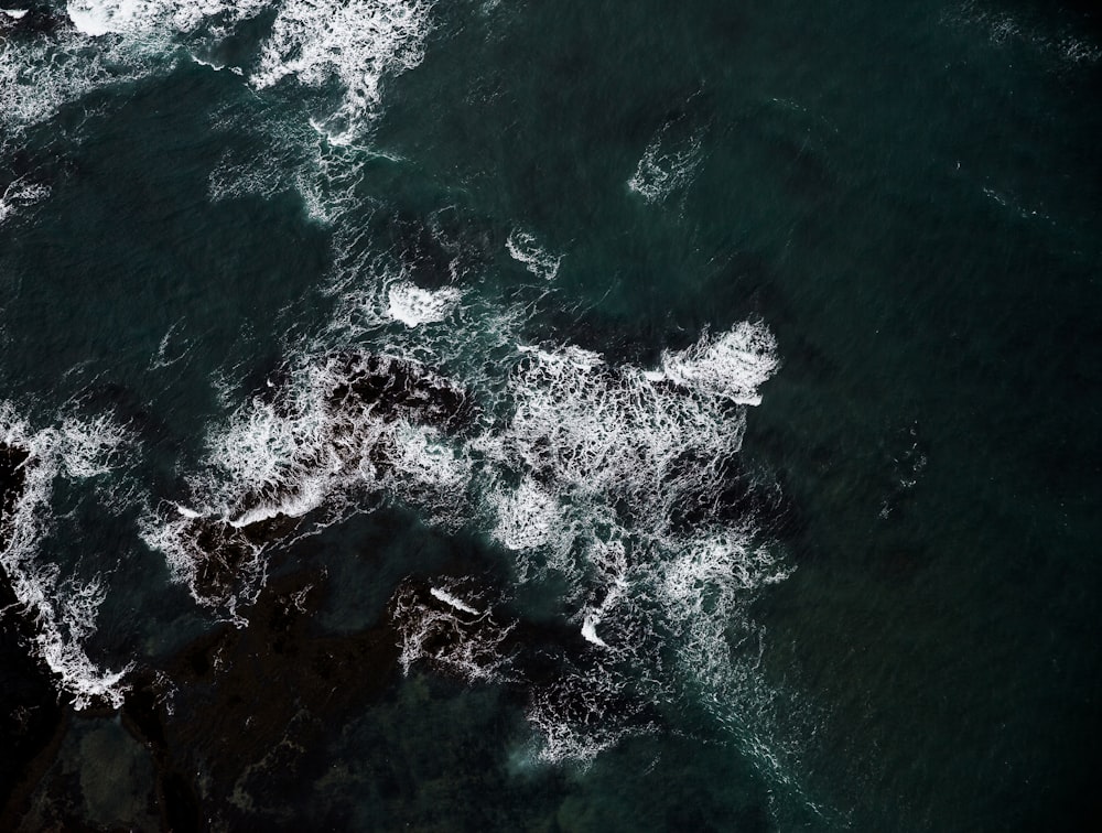 fotografia aérea do oceano