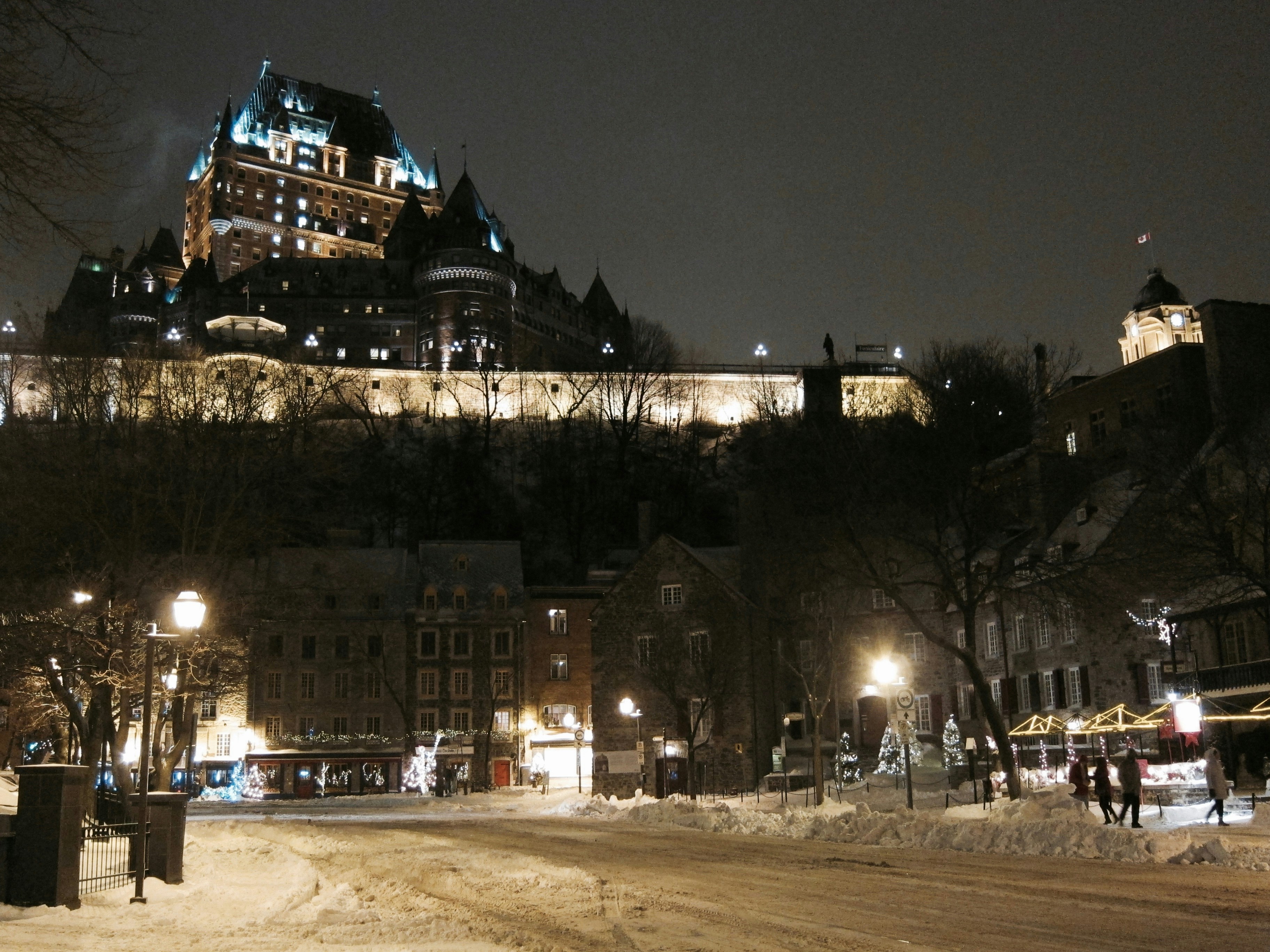 Free Unsplash photo from Alex Greenland