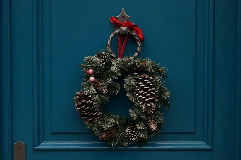 green and brown christmas wreath