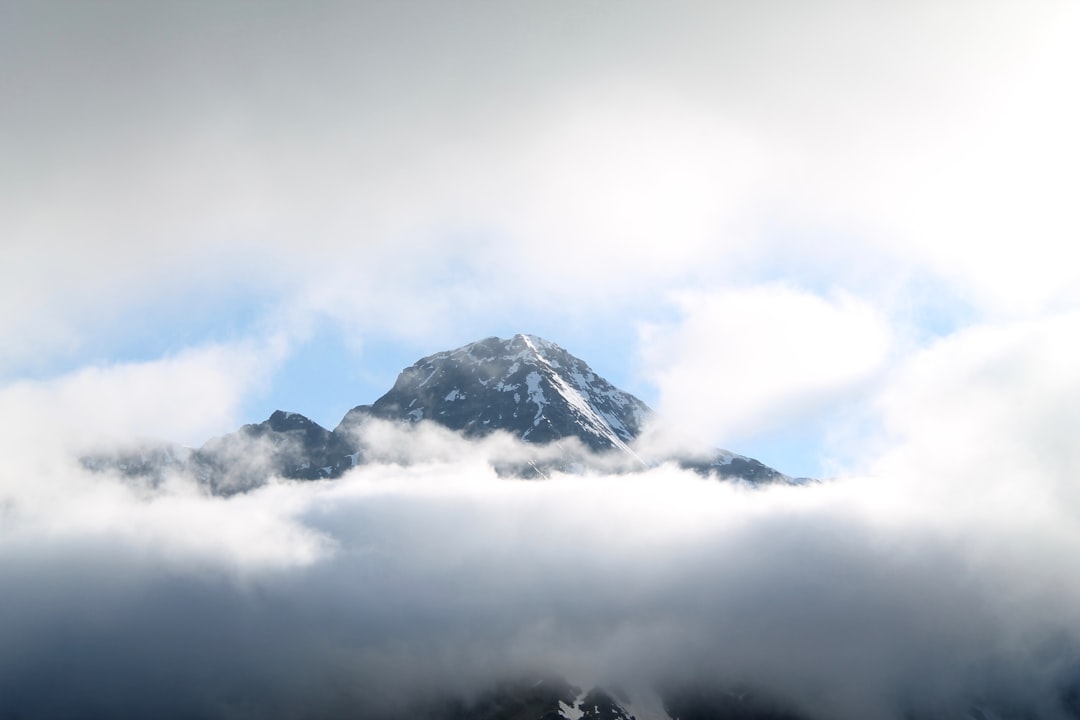 photo of Zinal Mountain range near Pierre Avoi