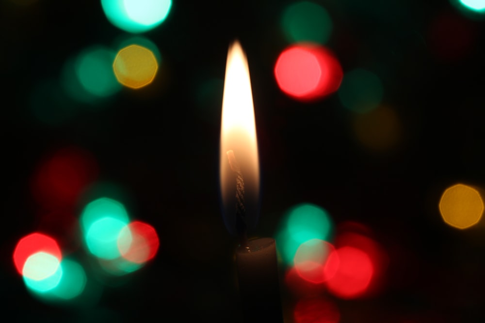fotografia a fuoco superficiale della candela