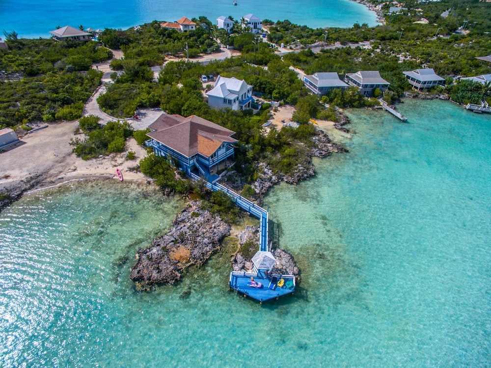 Vista aérea del muelle y la casa