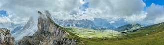 A panoramic view of the mountain landscape showcasing the hut's location.