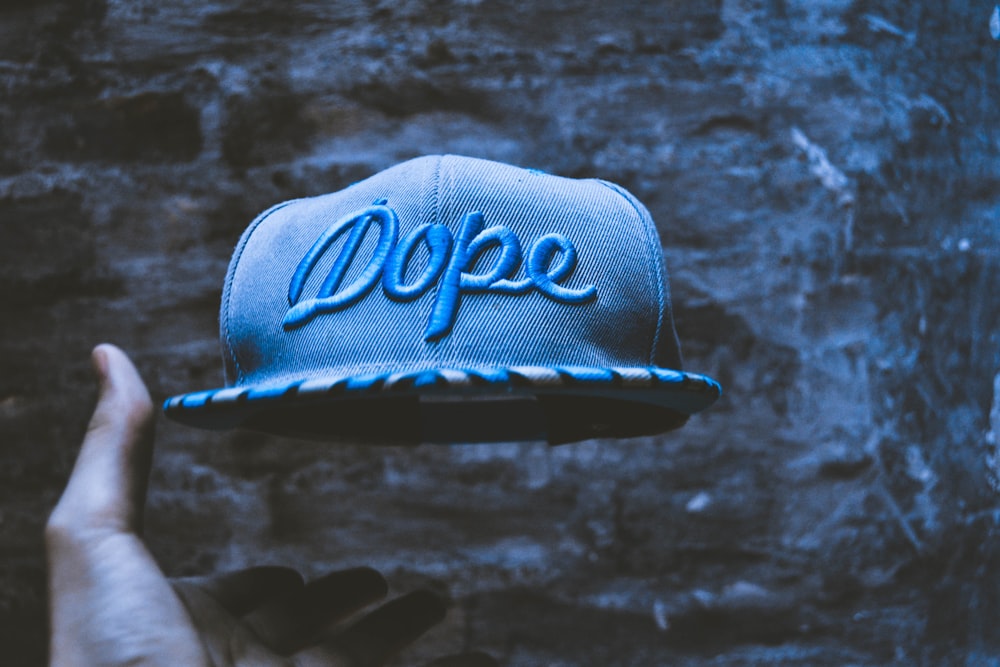 bleu délavé dope broderie snapback