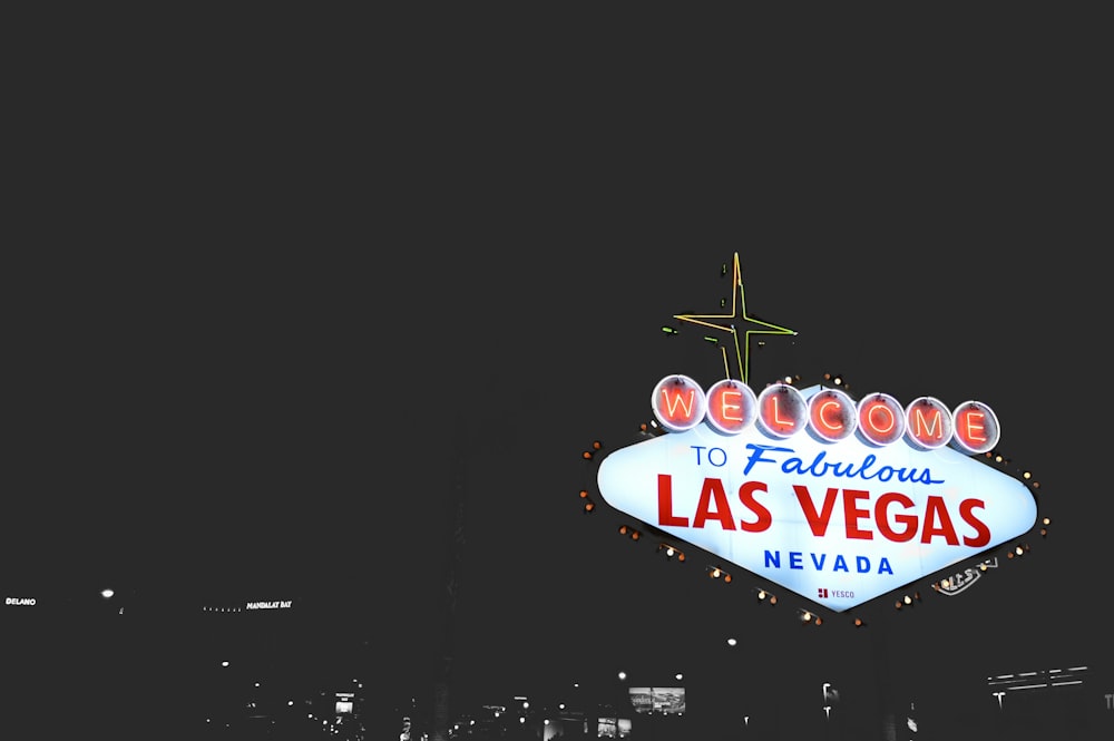 Segnaletica di Las Vegas Nevada a Las Vegas, USA durante le ore notturne