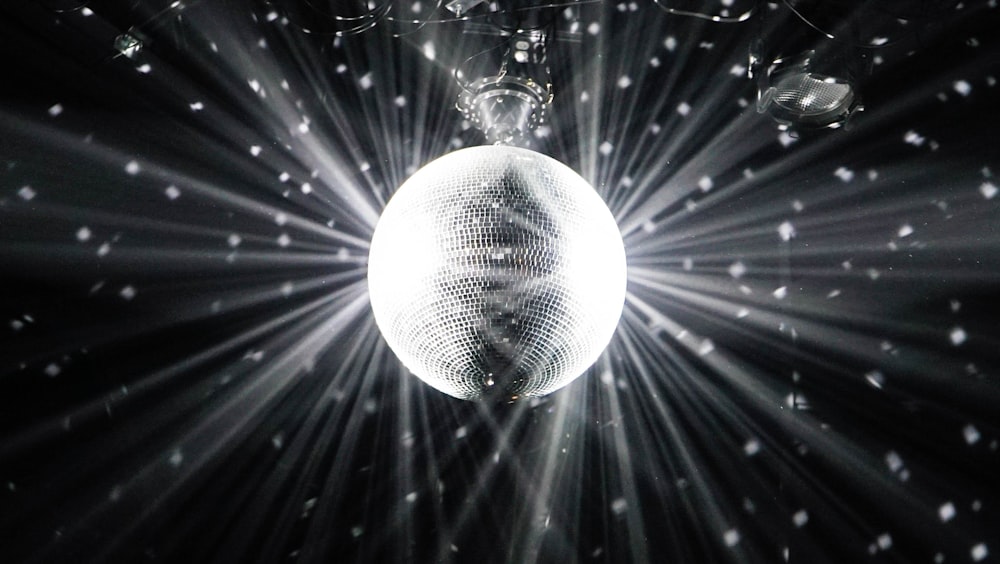 Glänzende Discokugel Im Sankt-Hut Stockbild - Bild von nachtklub, leuchten:  16292831