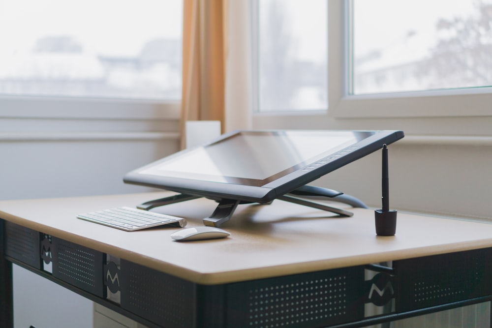 black all-in-one computer on table