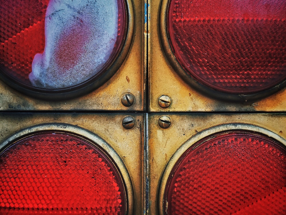 photo en gros plan de la surface brune et rouge