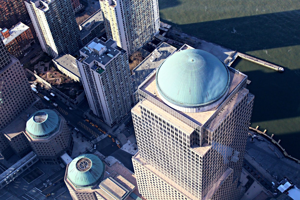 Foto a vista de pájaro de edificios de gran altura