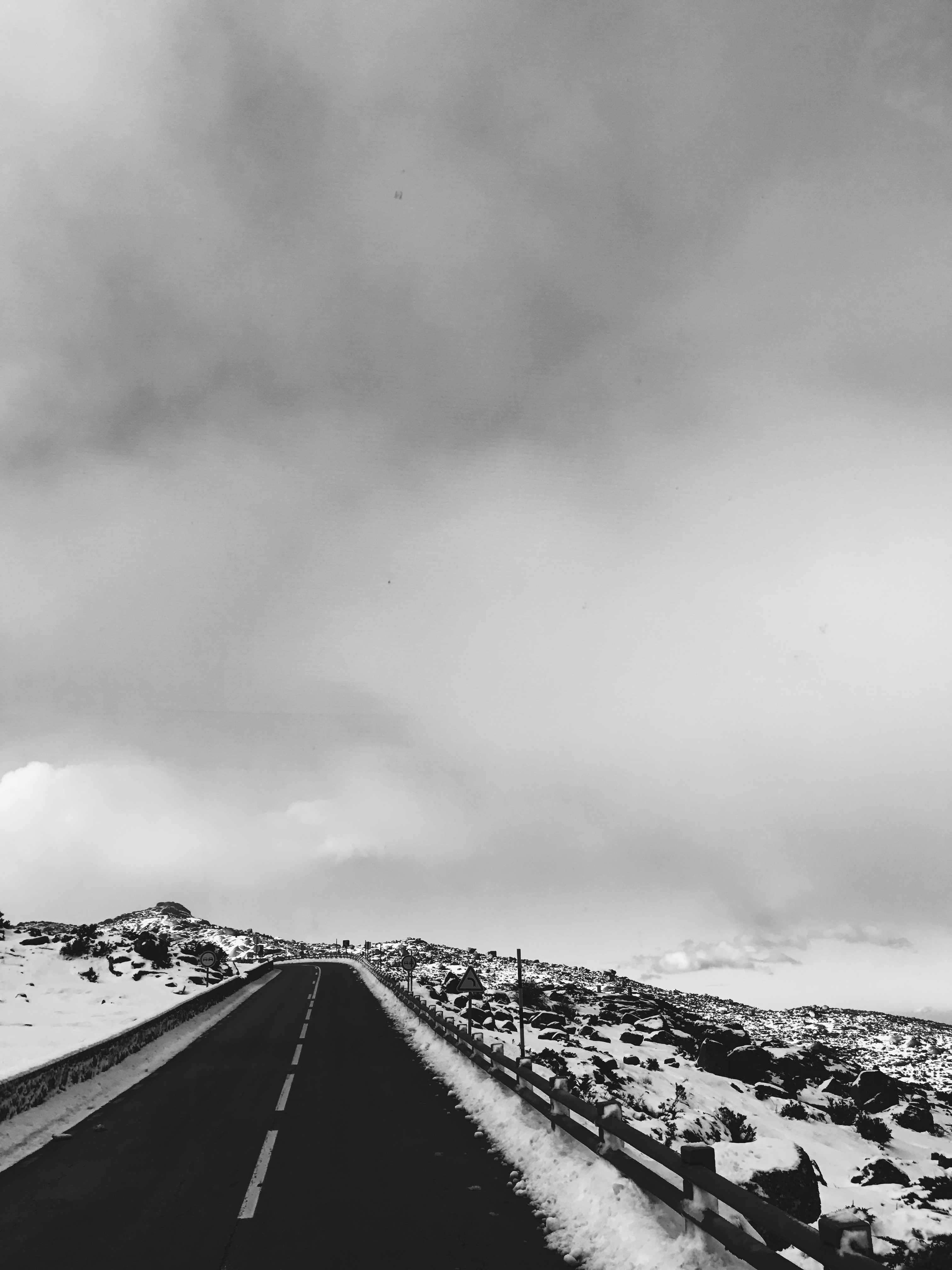 Free Unsplash photo from Luis Vaz