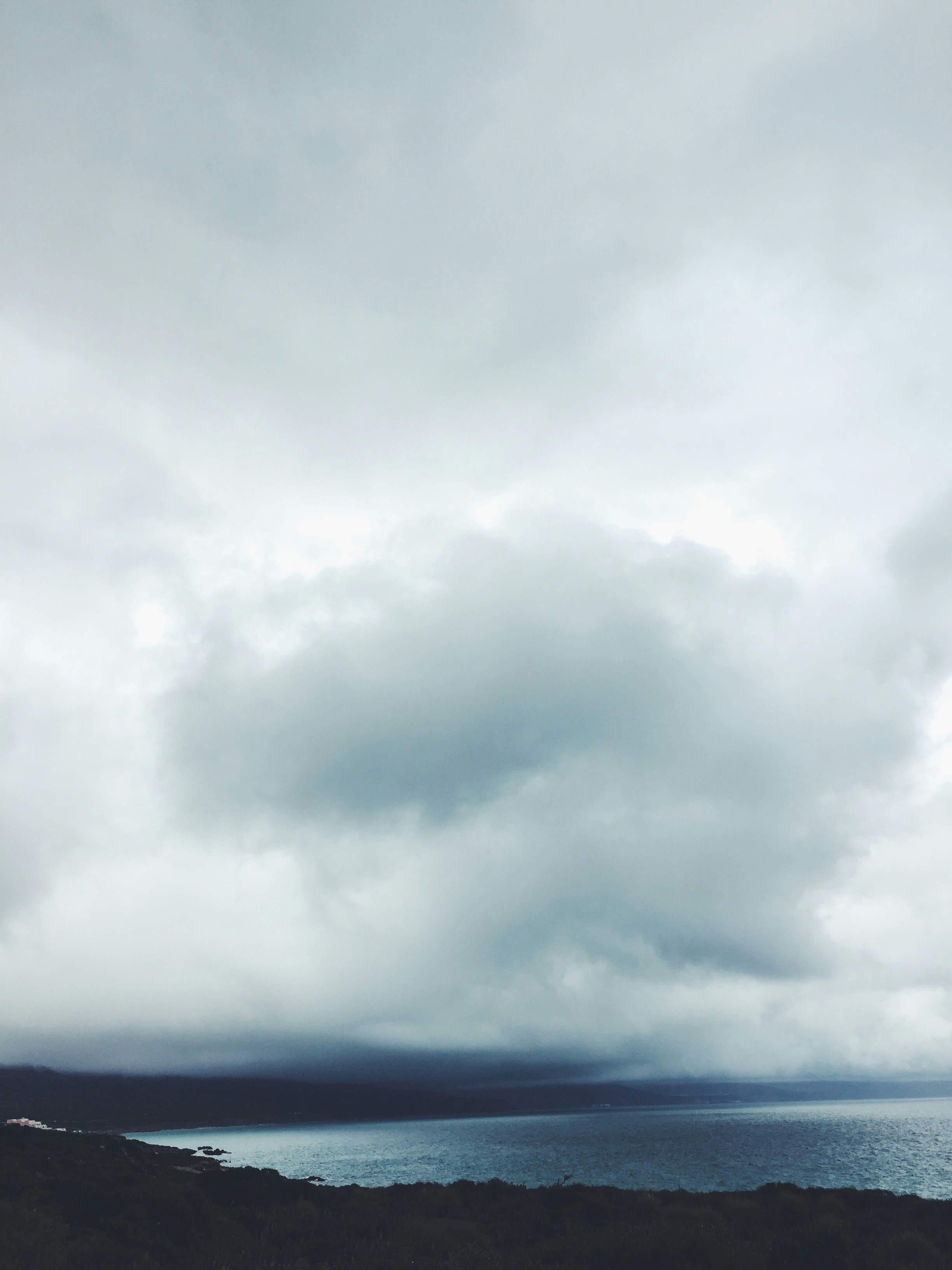 Free Unsplash photo from Luis Vaz