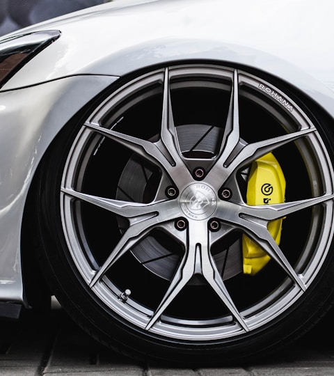 close up photography of car wheel