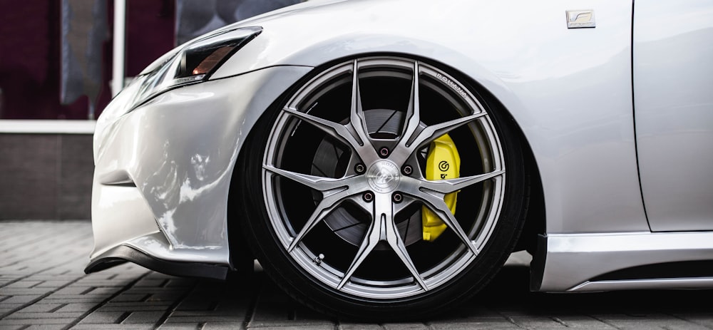 close up photography of car wheel