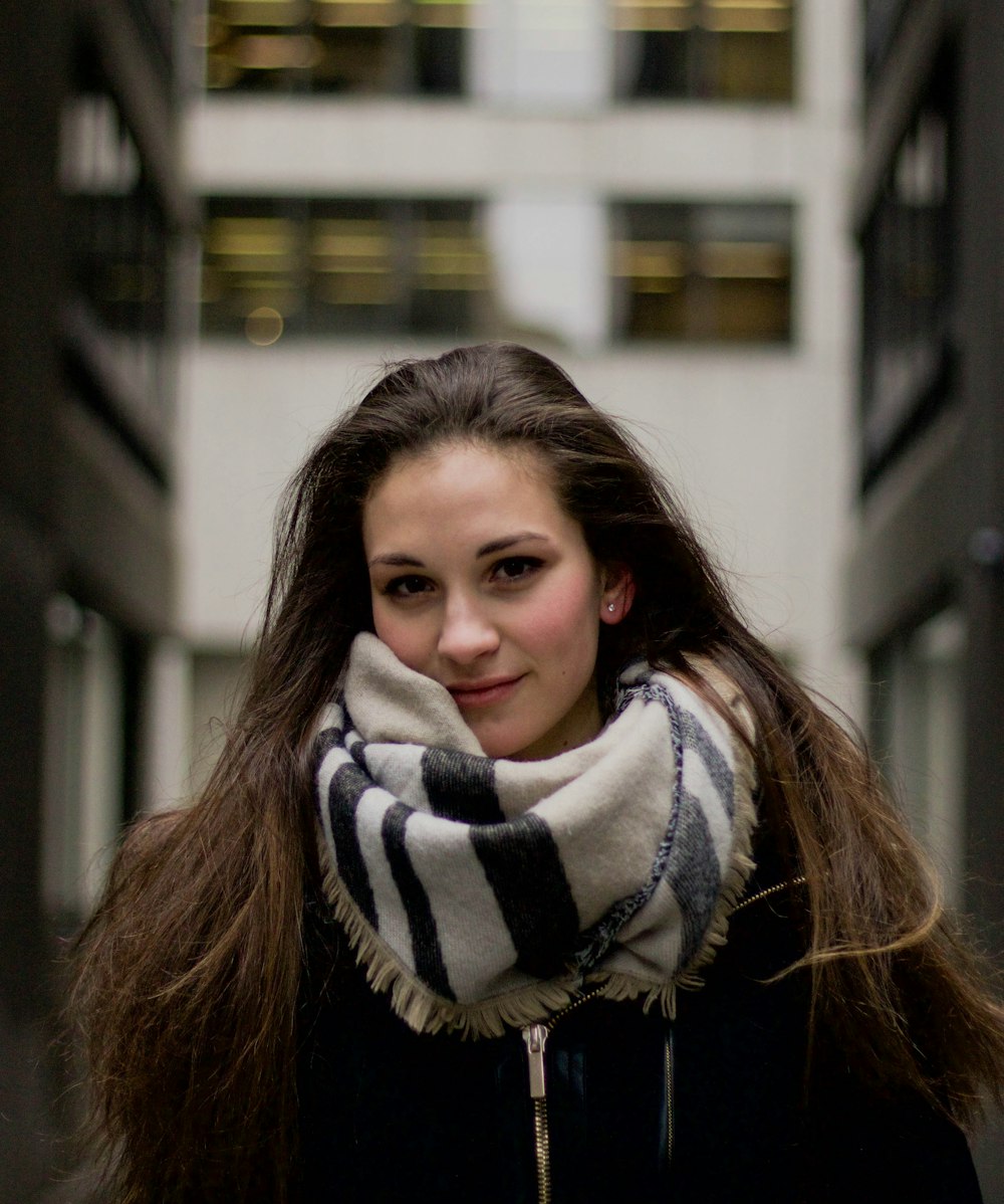 woman wearing white and black neckscarf