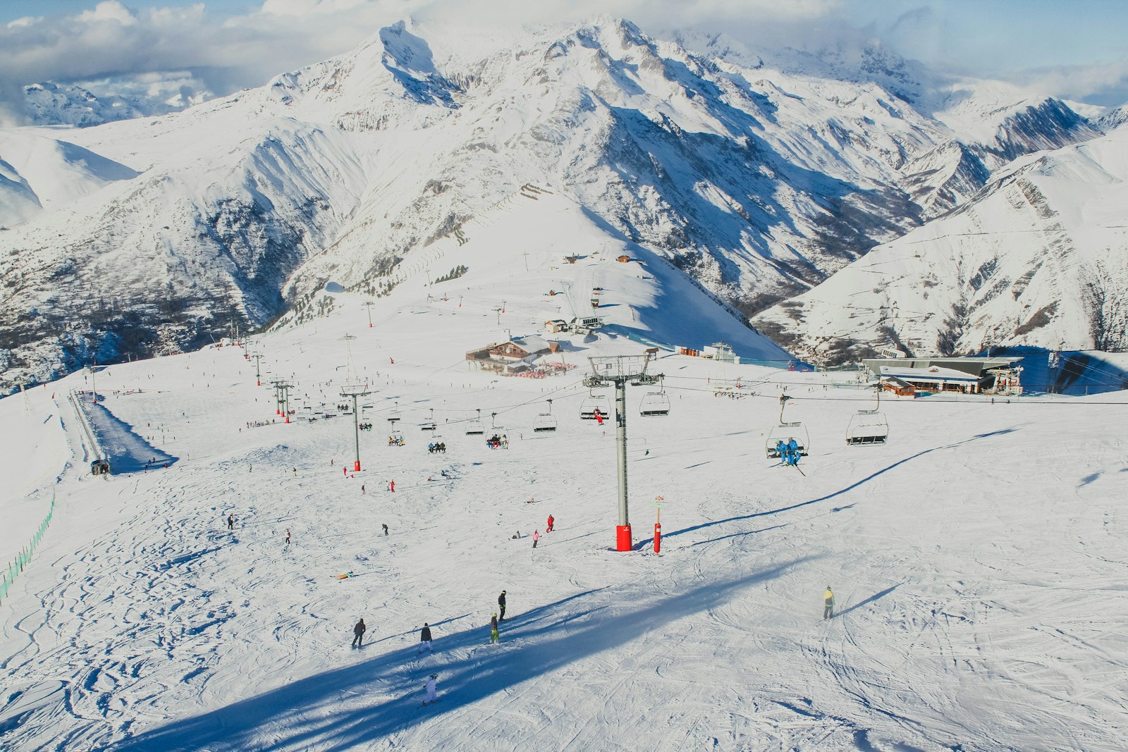 Canon EOS 7D + Canon EF-S 18-55mm F3.5-5.6 IS II sample photo. Mountain covered with snow photography