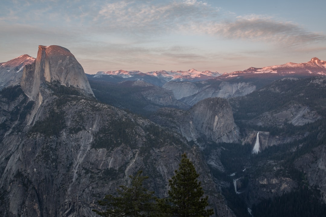 travelers stories about Mountain range in Yosemite National Park, United States