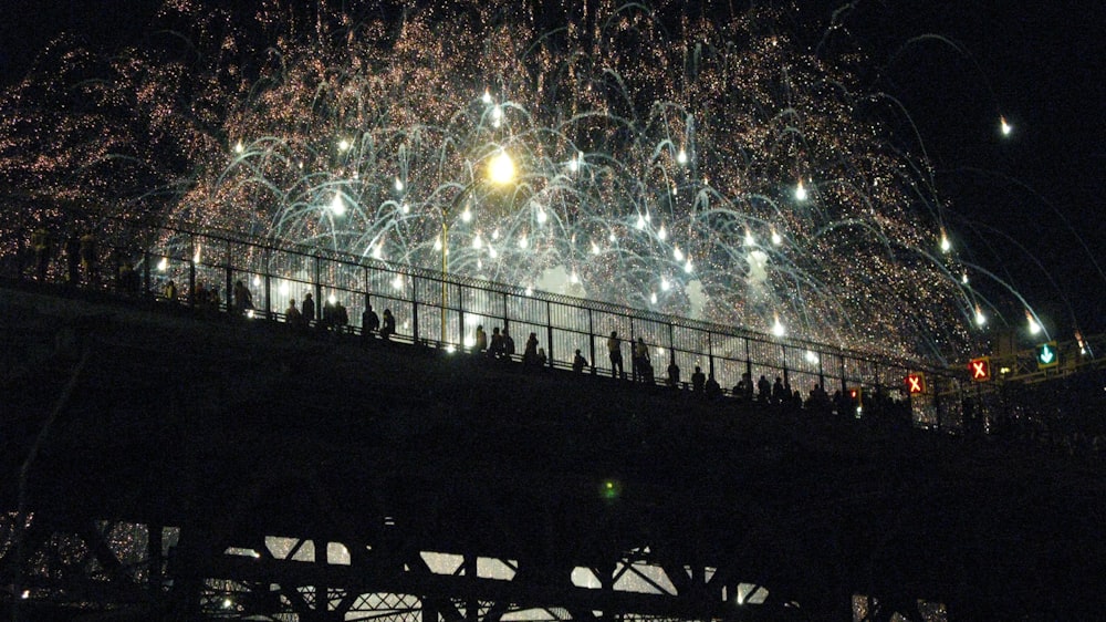 foto de fogos de artifício durante a noite