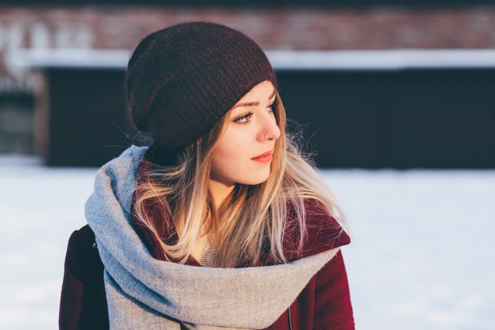 woman wearing black knitted cap