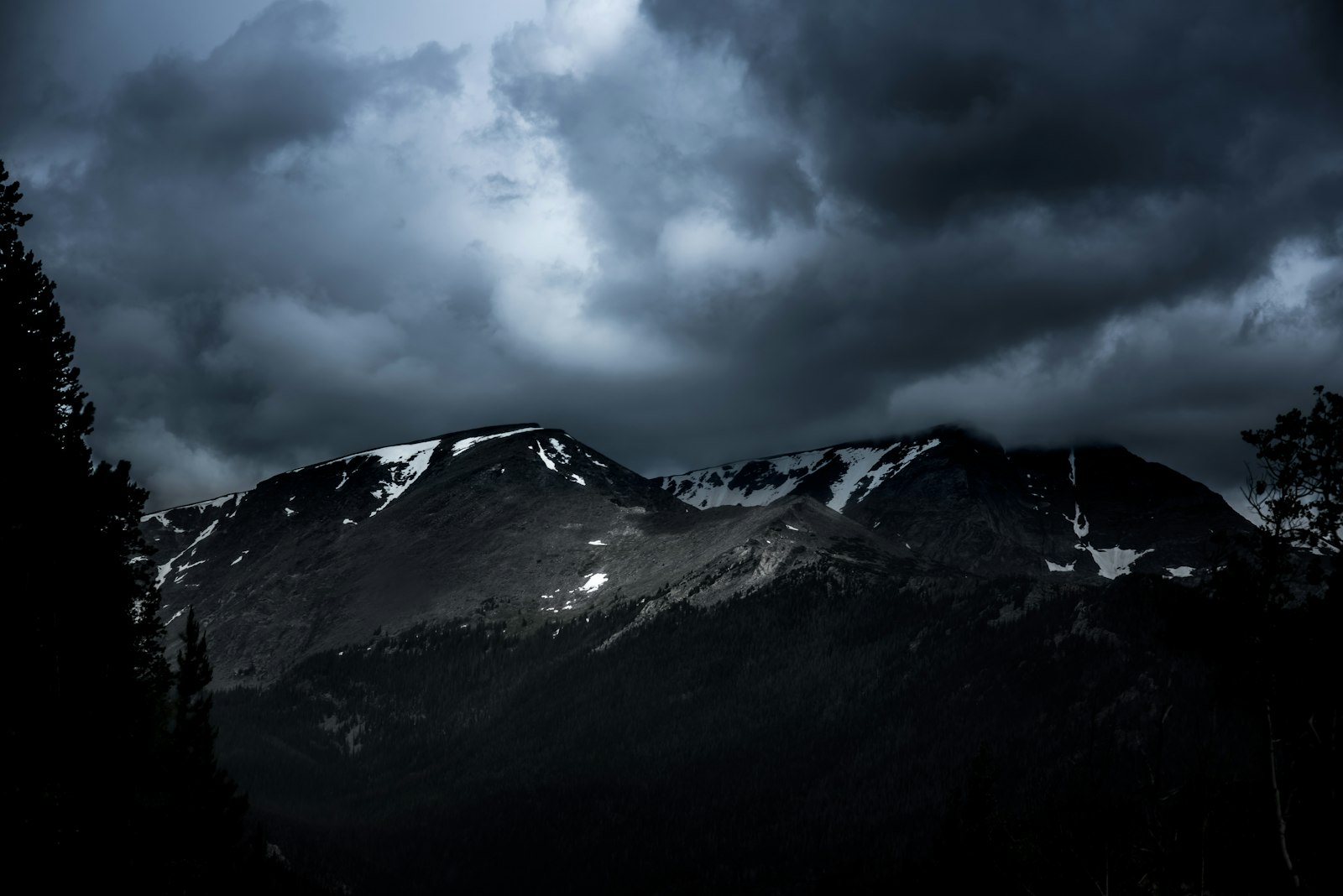 Nikon D750 + Nikon AF Nikkor 85mm F1.8D sample photo. Mountain range covered with photography