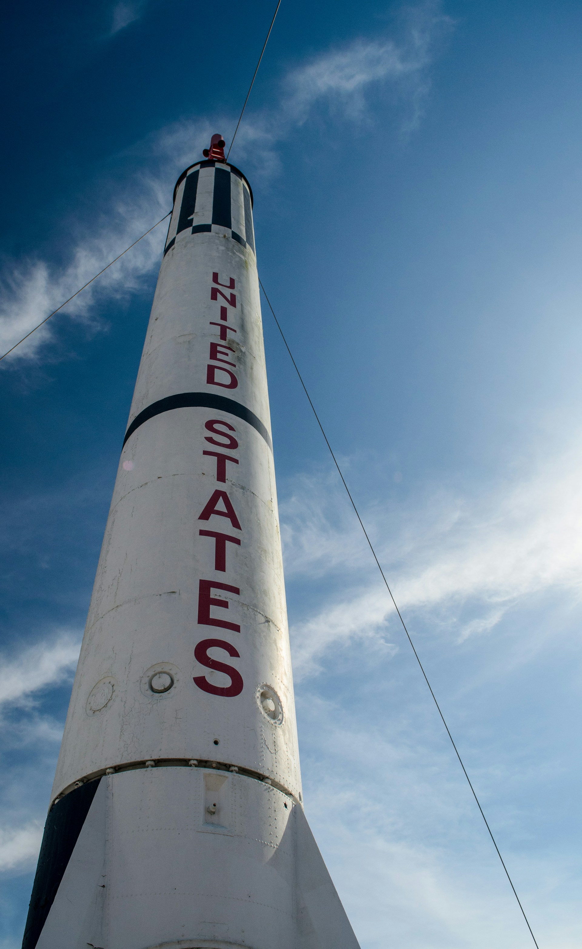 gray computer monitor