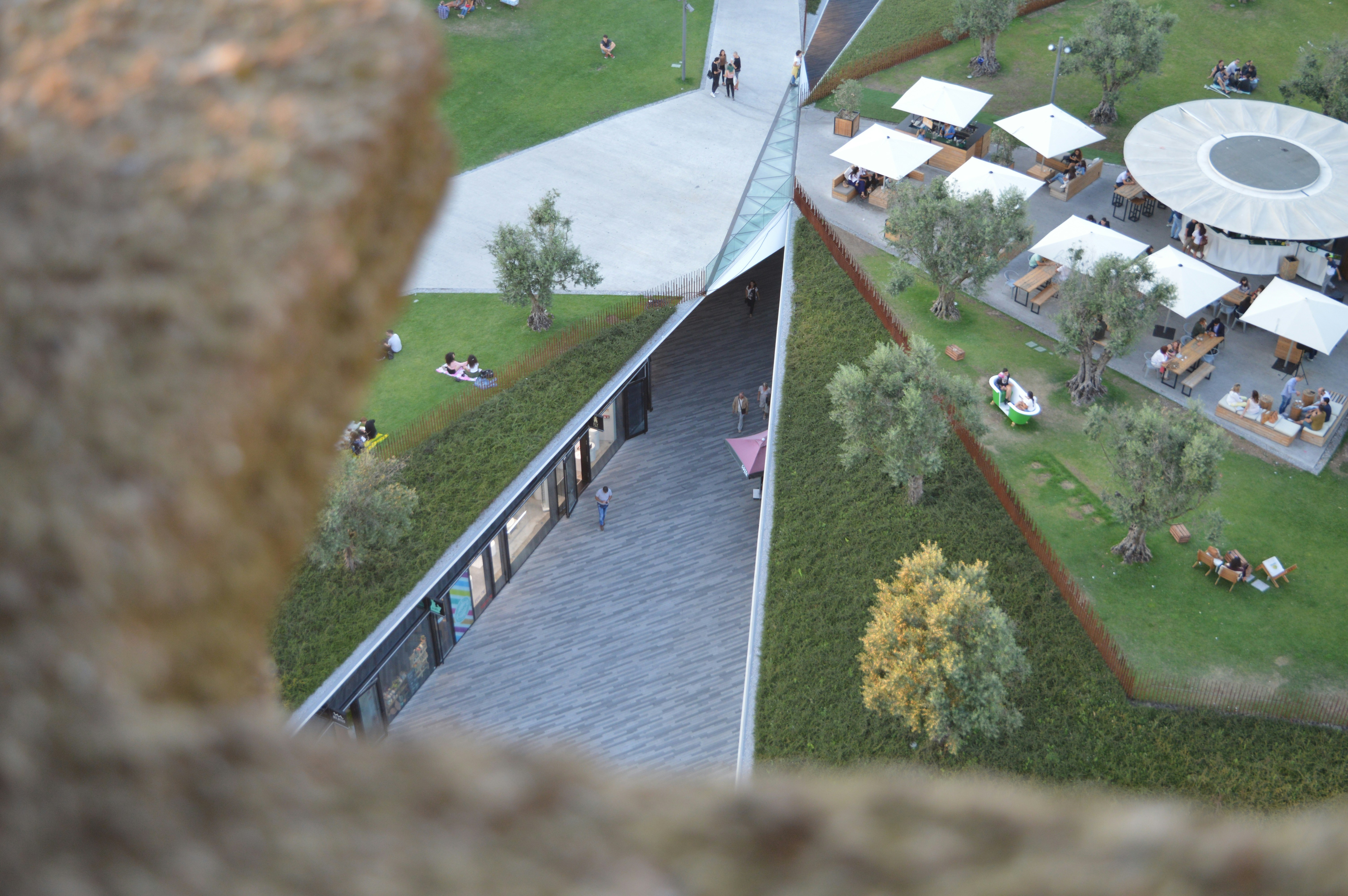 Free Unsplash photo from Gabriel Izgi