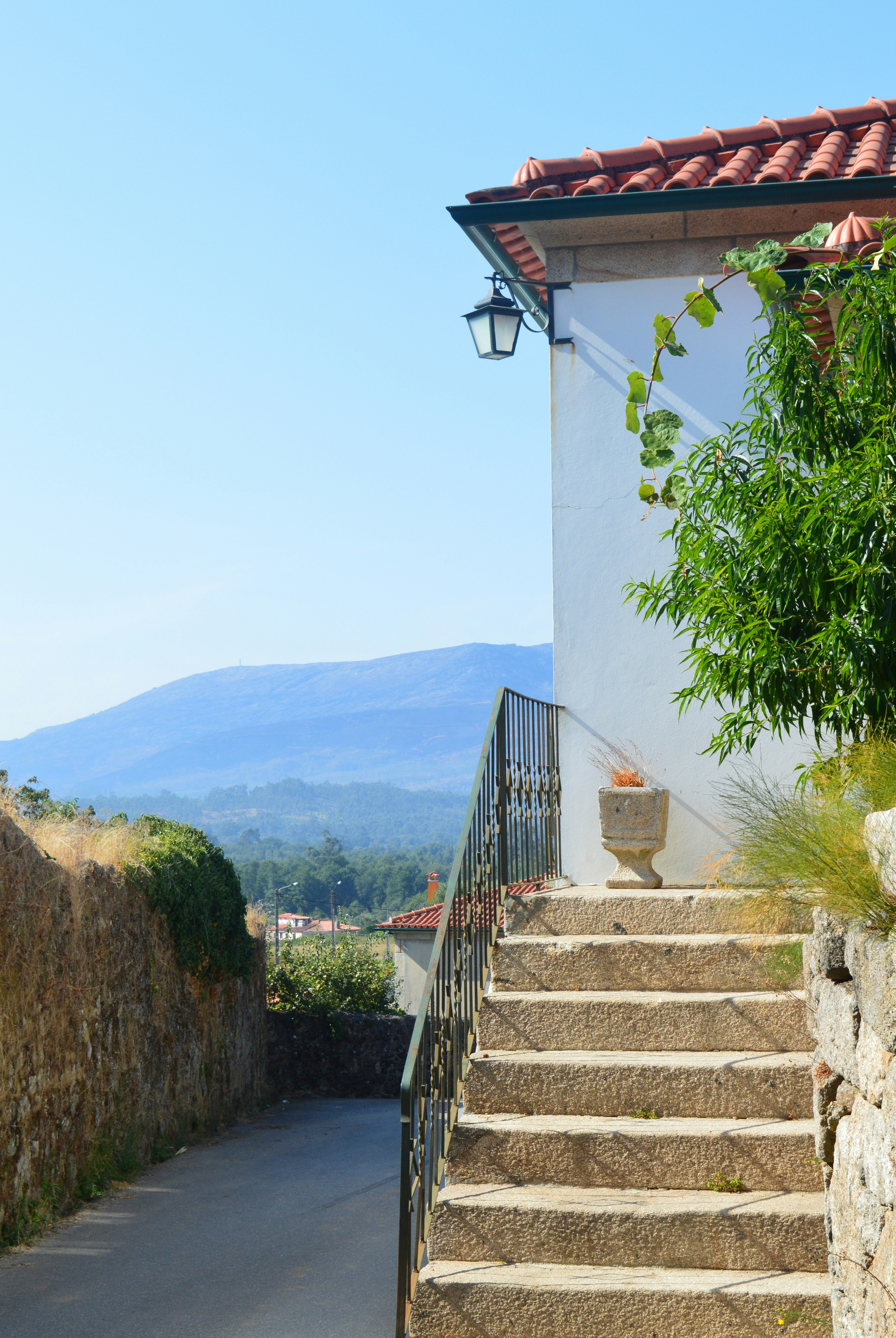 Free Unsplash photo from Gabriel Izgi