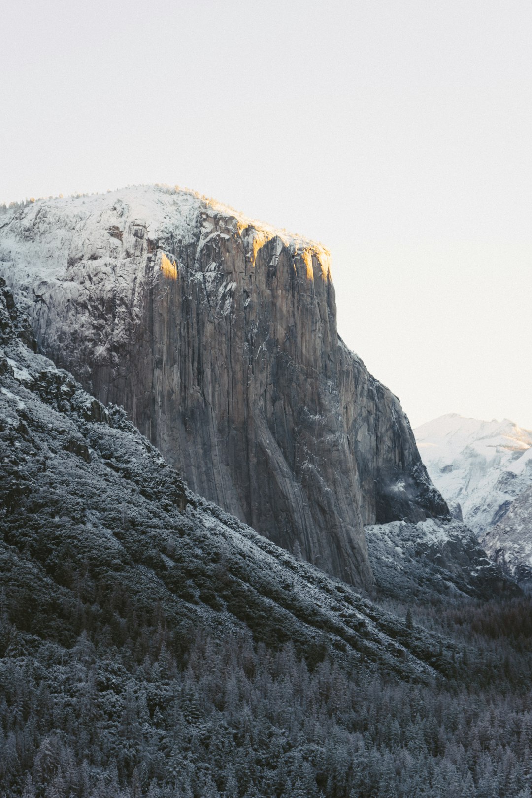 travelers stories about Cliff in Yosemite National Park Road, United States