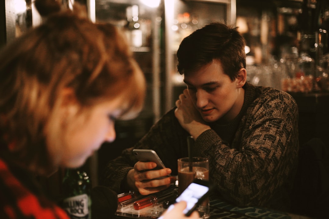 La dépendance au téléphone affecte-t-elle votre santé mentale?
