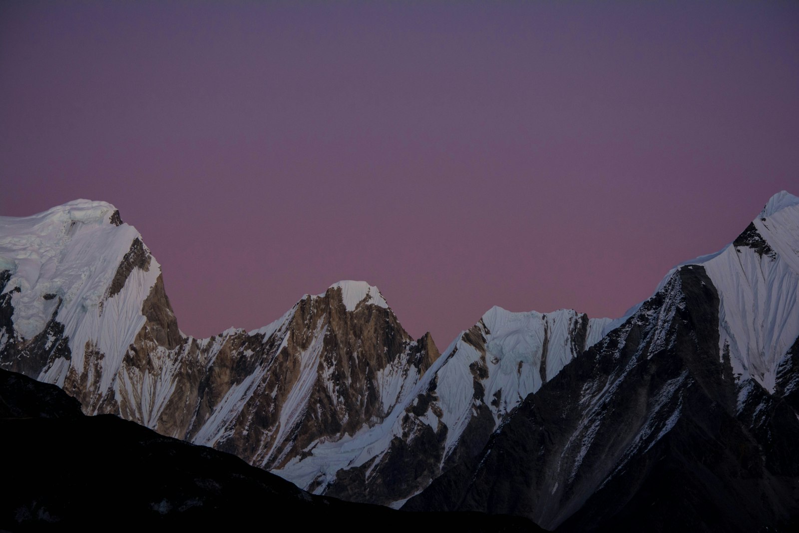 Nikon D7100 + Nikon AF-S DX Nikkor 55-300mm F4.5-5.6G ED VR sample photo. Landscape photo of snow-capped photography