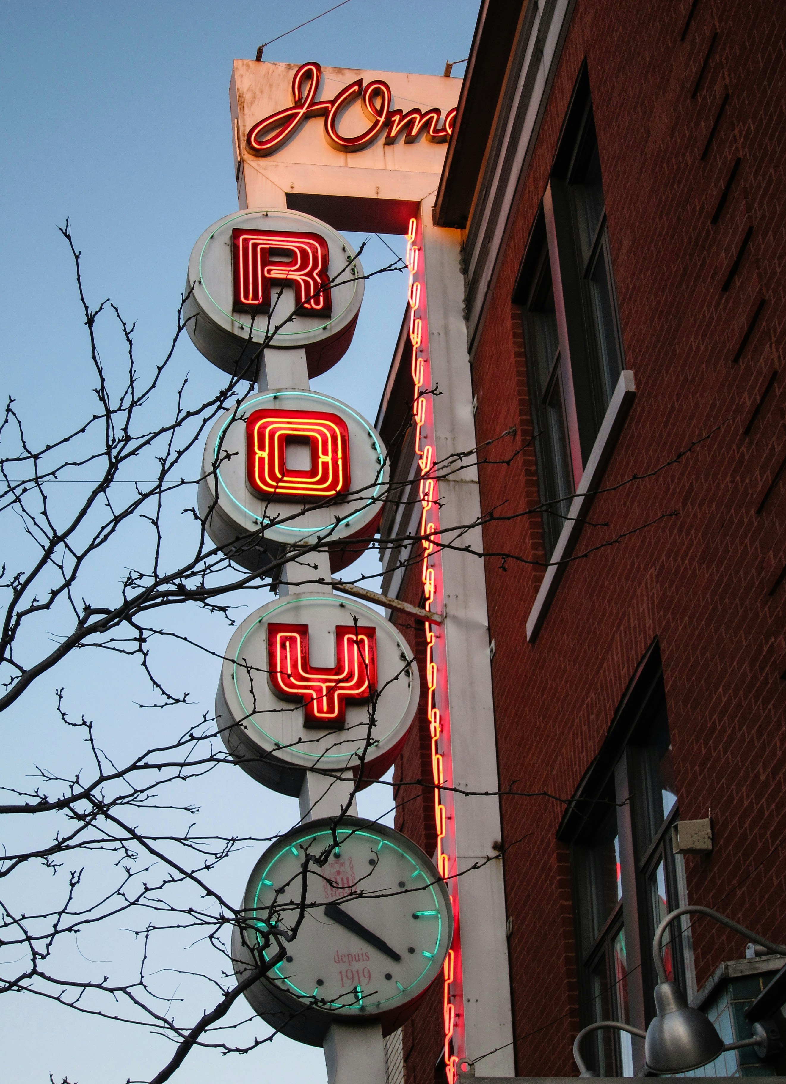 Free Unsplash photo from Alex Greenland