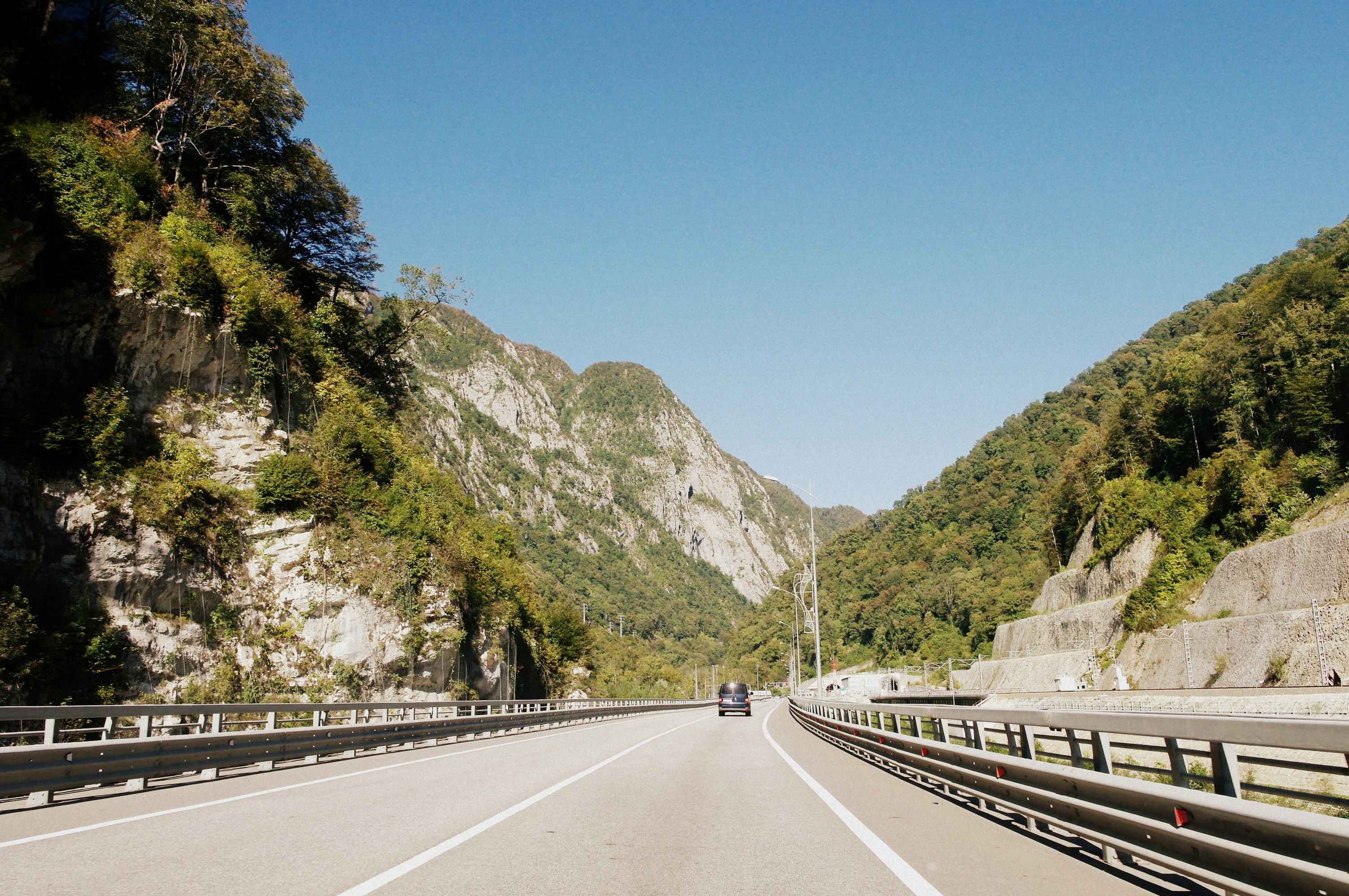 Free Unsplash photo from Maxim Krasitskiy