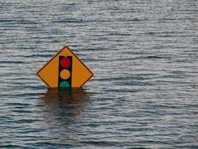 traffic light sign underwater