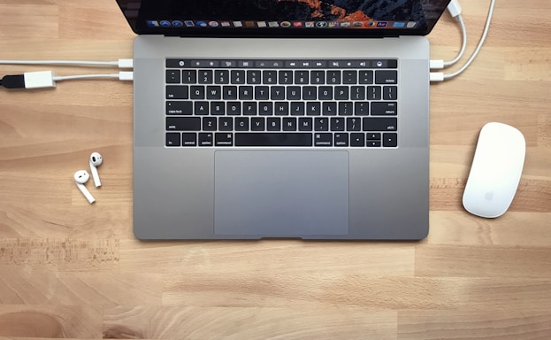 A friendly customer service representative wearing a headset, ready to assist with wireless keyboard and cable inquiries.