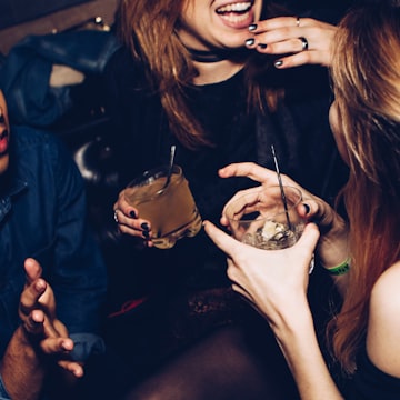 Cover Image for Blind Happy Hour - Ladies in their late 20s & 30s