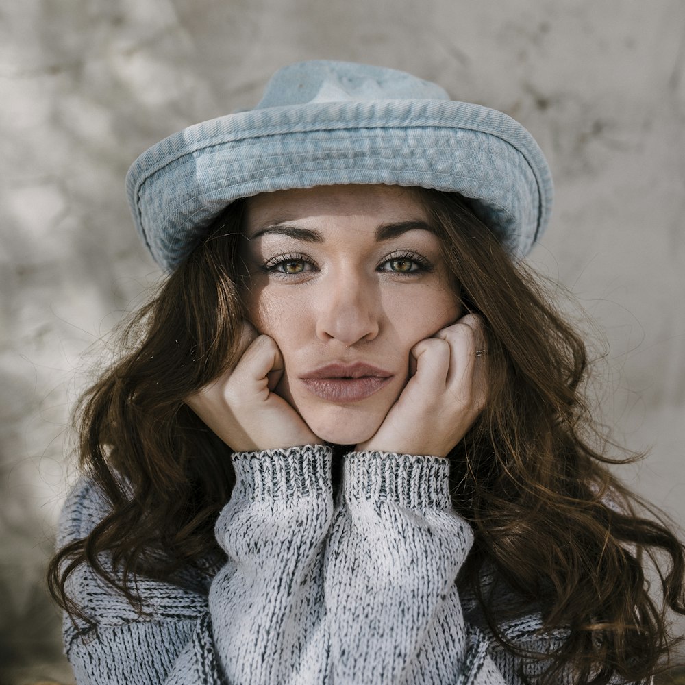 women's blue hat