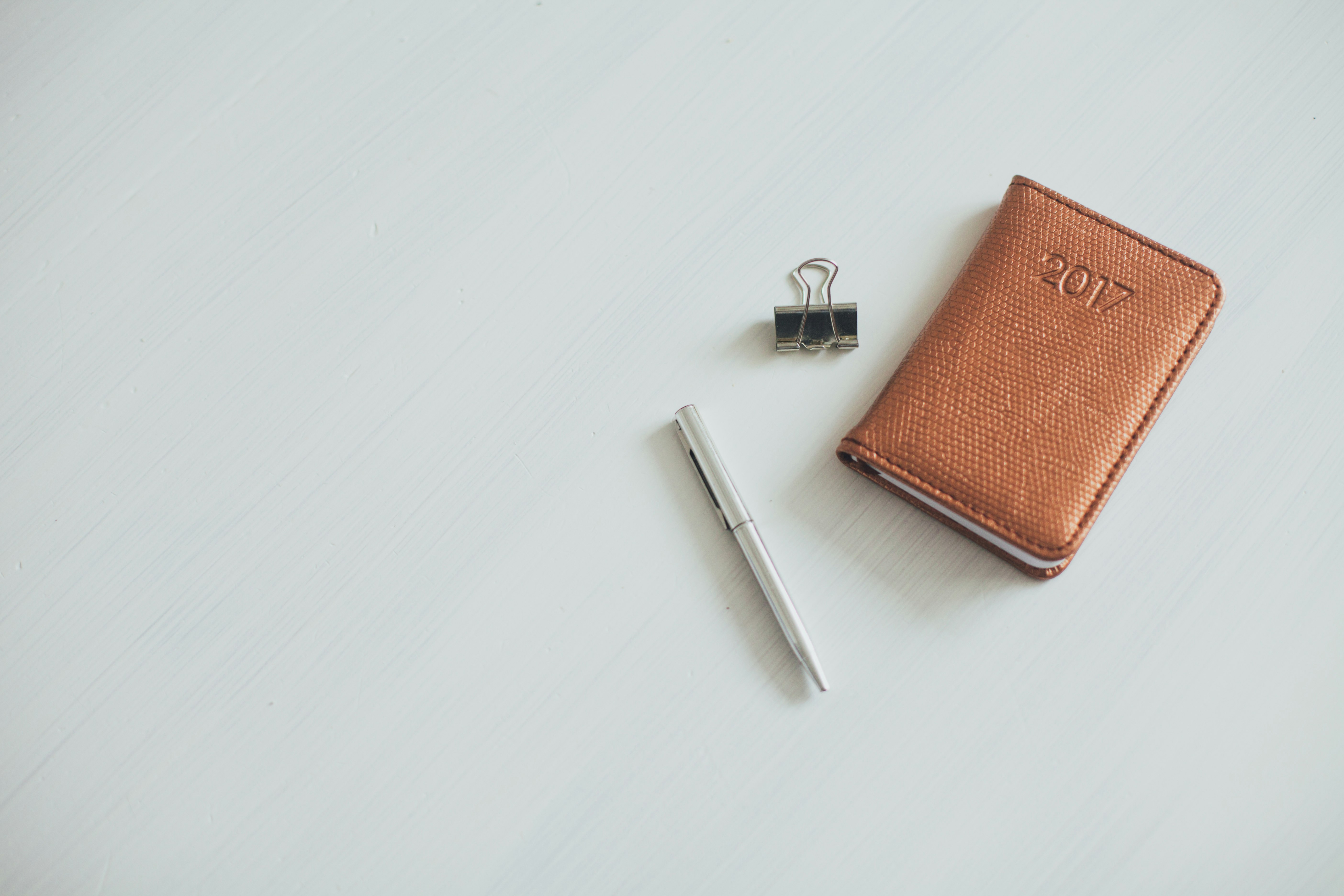 brown leather bifold wallet