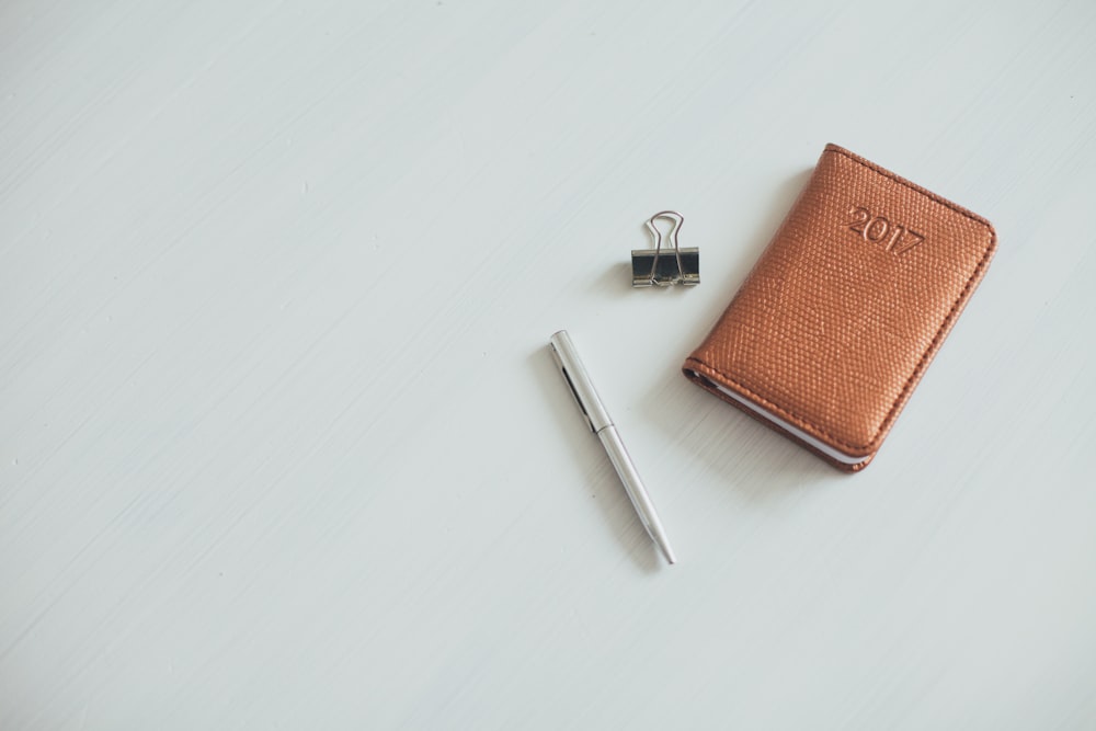 brown leather bifold wallet