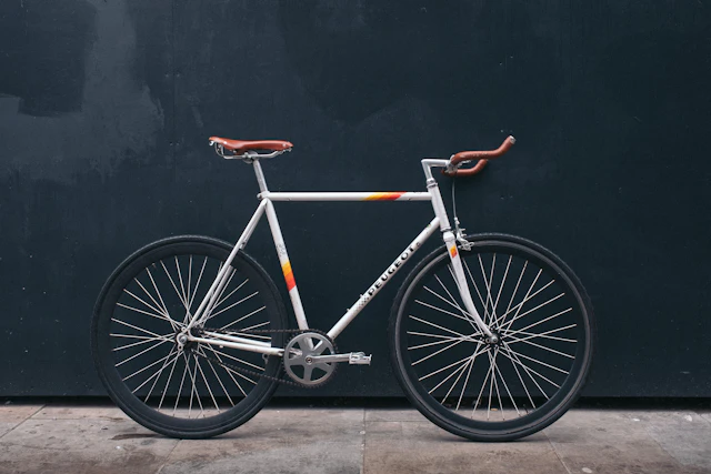 Trek Domane SL Road Bike — 56cm